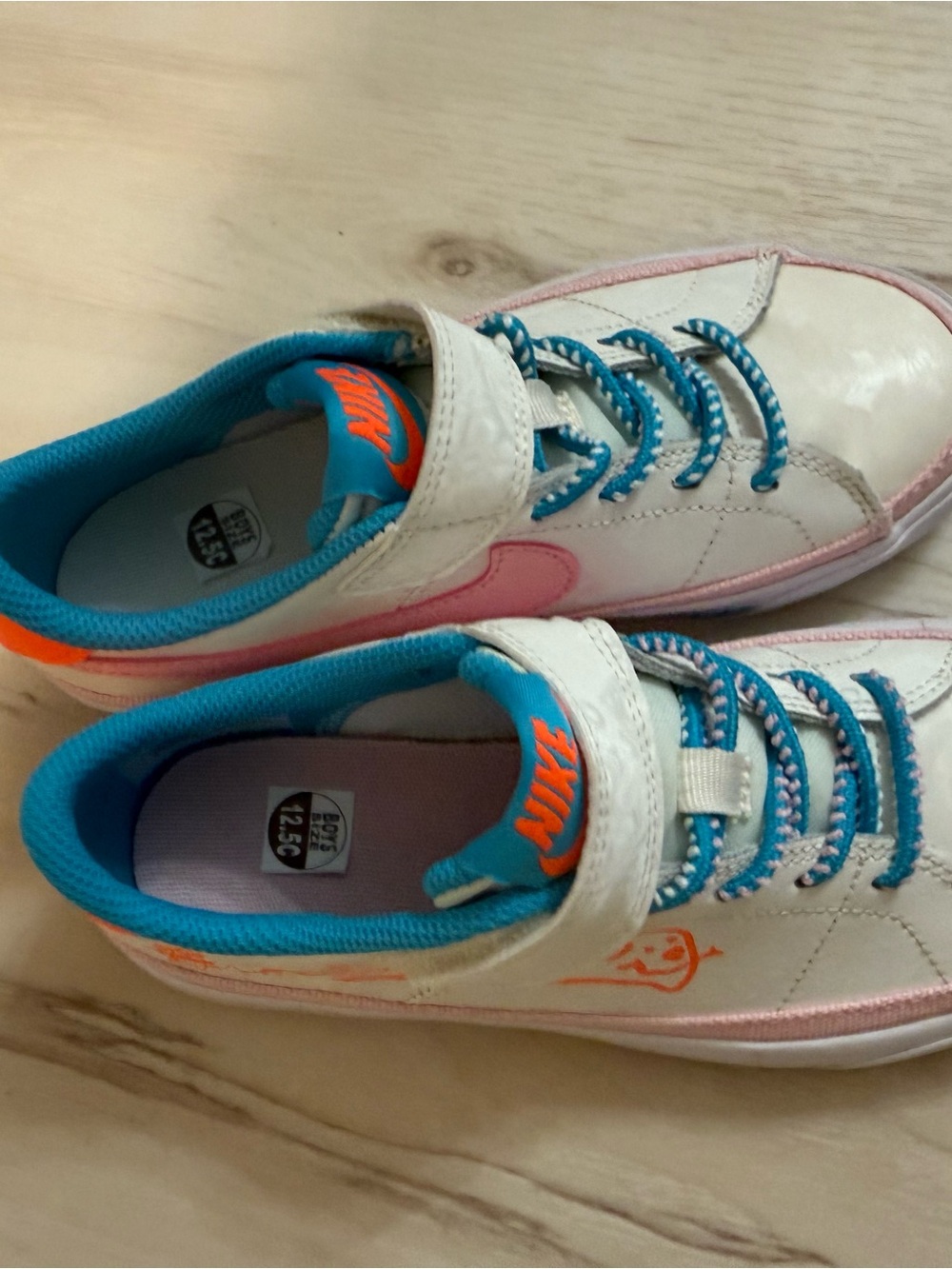 Nike Court Legacy Boys 12.5C PSV Sail Total Orange Shoes Sneaker - Picture 2 of 4